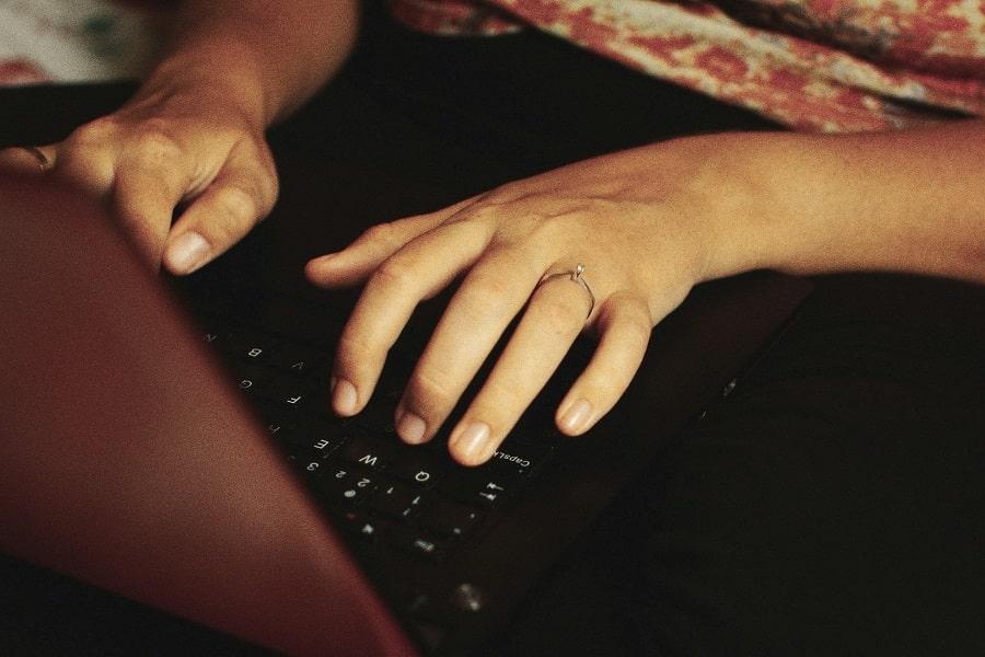 rodrigo-pereira-YjB3bzRXFdU-unsplash-min