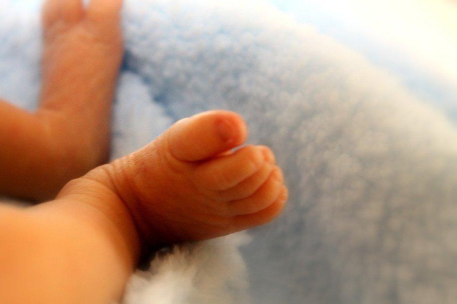 baby-feet-899436_1280